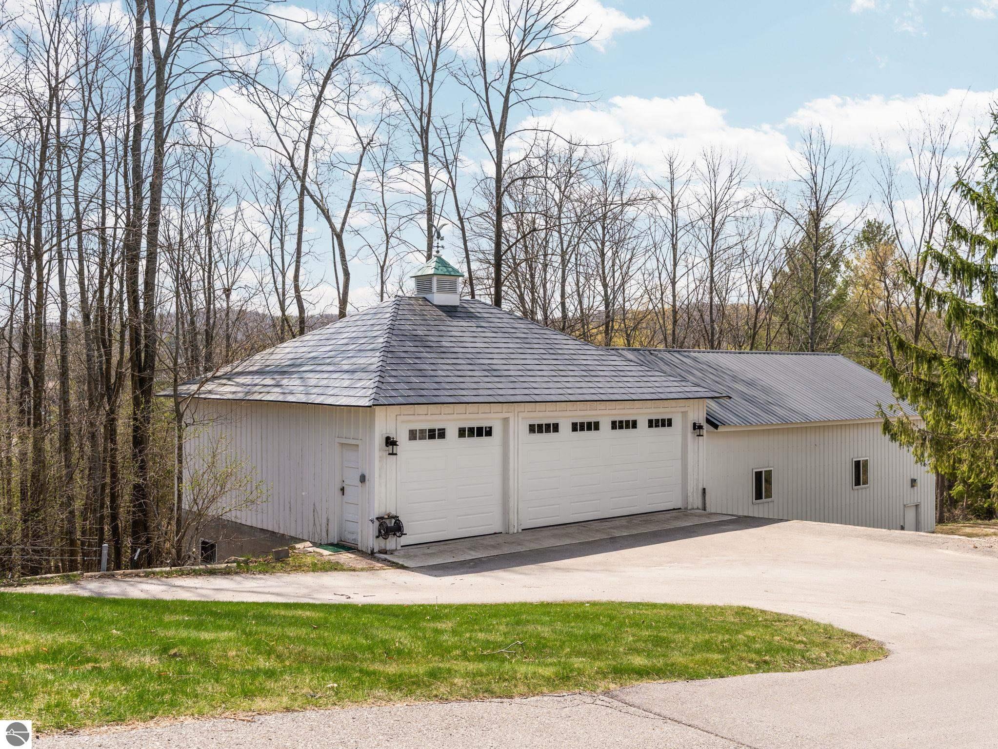 3515 Jefferson Rd, Traverse City, MI, 49684, USA, 5 Bedrooms Bedrooms, ,4 BathroomsBathrooms,Residential,Active,3515 Jefferson Rd,1944602
