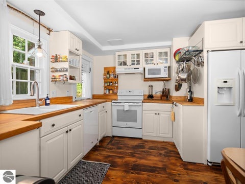 Tiny photo for 917 S Bayshore Drive, Elk Rapids, MI 49629 (MLS # 1950229)