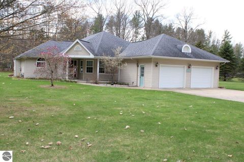Photo of 1811 NE Twin Birch Road, Kalkaska, MI 49646 (MLS # 1944867)