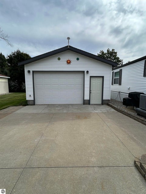 Tiny photo for 3287 Comanche Trail, West Branch, MI 48661 (MLS # 1950990)