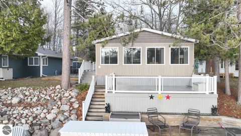 Photo of 11190 South Shore Drive, Lake, MI 48632 (MLS # 1943656)