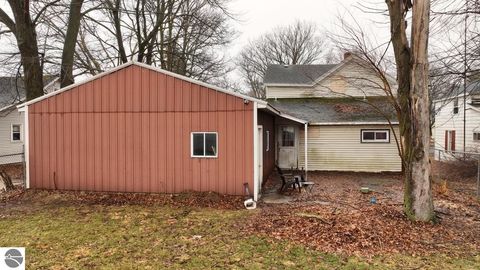Tiny photo for 233 E Wright Avenue, Shepherd, MI 48883 (MLS # 1942801)