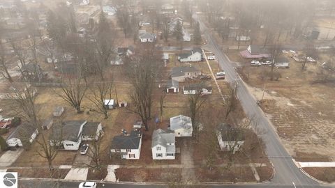 Tiny photo for 233 E Wright Avenue, Shepherd, MI 48883 (MLS # 1942801)