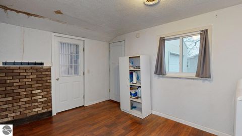 Tiny photo for 233 E Wright Avenue, Shepherd, MI 48883 (MLS # 1942801)