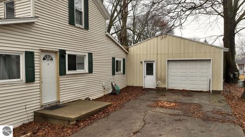 Tiny photo for 233 E Wright Avenue, Shepherd, MI 48883 (MLS # 1942801)