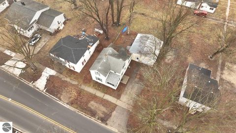 Tiny photo for 233 E Wright Avenue, Shepherd, MI 48883 (MLS # 1942801)