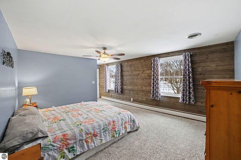 Tiny photo for 1054 E Maple, Mt Pleasant, MI 48858 (MLS # 1942122)