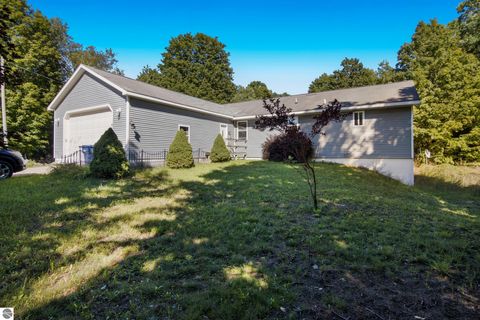 Photo of 941 S Weldon Road, Beulah, MI 49617 (MLS # 1944331)