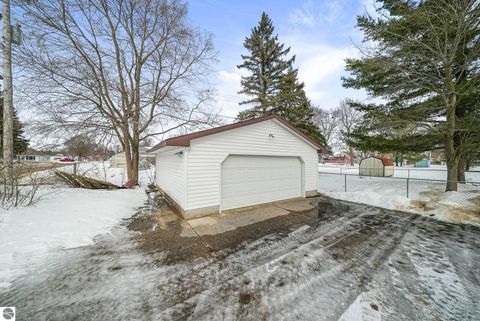 Tiny photo for 718 Sunset Lane, Cadillac, MI 49601 (MLS # 1942322)