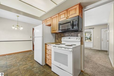 Tiny photo for 718 Sunset Lane, Cadillac, MI 49601 (MLS # 1942322)