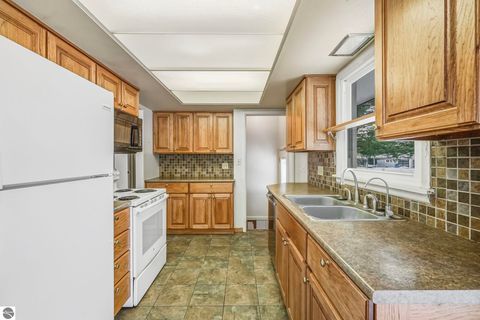 Tiny photo for 718 Sunset Lane, Cadillac, MI 49601 (MLS # 1942322)