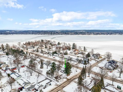 Tiny photo for 718 Sunset Lane, Cadillac, MI 49601 (MLS # 1942322)