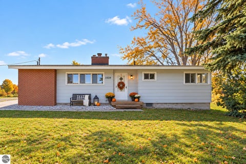 Photo of 3339 Hartman Road, Traverse City, MI 49685 (MLS # 1950902)