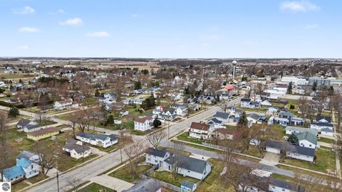 Tiny photo for 528 S Main Street Road, Fowler, MI 48835 (MLS # 1943064)