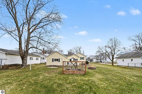Tiny photo for 528 S Main Street Road, Fowler, MI 48835 (MLS # 1943064)