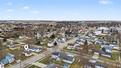 Tiny photo for 528 S Main Street Road, Fowler, MI 48835 (MLS # 1943064)