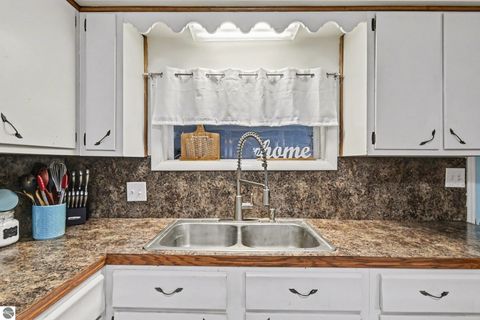 Tiny photo for 528 S Main Street Road, Fowler, MI 48835 (MLS # 1943064)