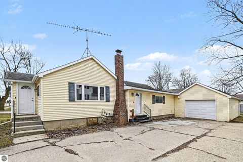 Tiny photo for 528 S Main Street Road, Fowler, MI 48835 (MLS # 1943064)