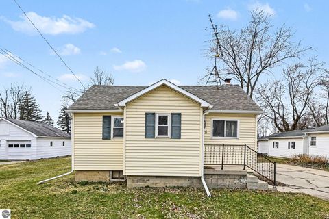 Tiny photo for 528 S Main Street Road, Fowler, MI 48835 (MLS # 1943064)