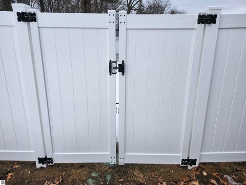 Tiny photo for 206 Joliet Avenue, Houghton Lake, MI 48629 (MLS # 1942736)