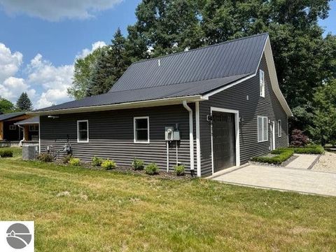 Tiny photo for 206 Joliet Avenue, Houghton Lake, MI 48629 (MLS # 1942736)