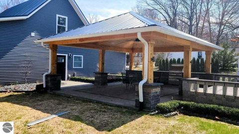 Tiny photo for 206 Joliet Avenue, Houghton Lake, MI 48629 (MLS # 1942736)