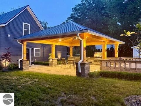 Tiny photo for 206 Joliet Avenue, Houghton Lake, MI 48629 (MLS # 1942736)