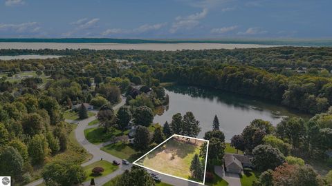 Photo of 00 E Avondale Lane, Traverse City, MI 49684 (MLS # 1943135)