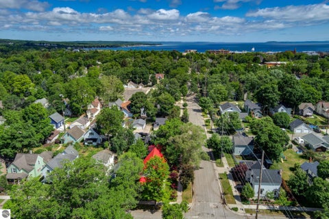 Tiny photo for 402 W Tenth Street, Traverse City, MI 49684 (MLS # 1946669)