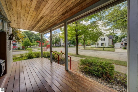 Tiny photo for 402 W Tenth Street, Traverse City, MI 49684 (MLS # 1946669)
