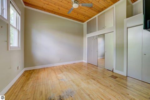 Tiny photo for 402 W Tenth Street, Traverse City, MI 49684 (MLS # 1946669)