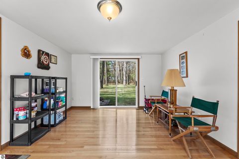 Tiny photo for 202 Forestville Road, Houghton Lake, MI 48629 (MLS # 1944339)