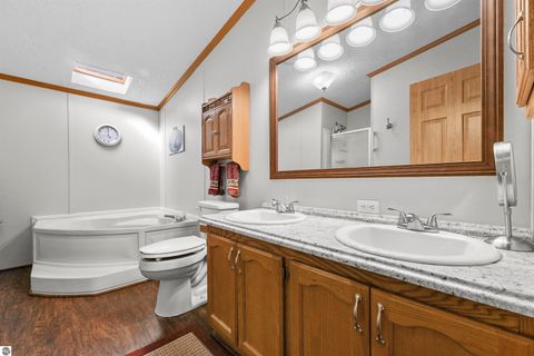 Tiny photo for 202 Forestville Road, Houghton Lake, MI 48629 (MLS # 1944339)