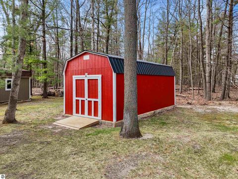 Tiny photo for 202 Forestville Road, Houghton Lake, MI 48629 (MLS # 1944339)