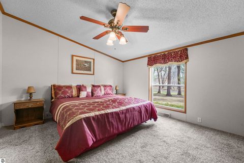 Tiny photo for 202 Forestville Road, Houghton Lake, MI 48629 (MLS # 1944339)