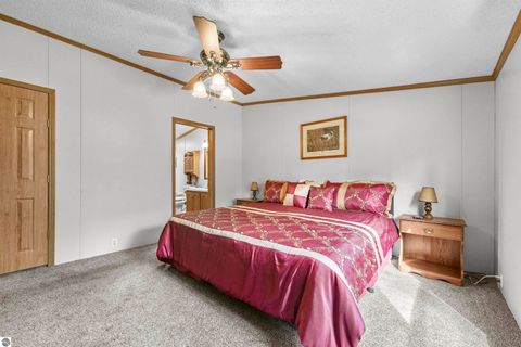 Tiny photo for 202 Forestville Road, Houghton Lake, MI 48629 (MLS # 1944339)