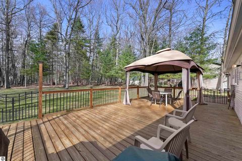 Tiny photo for 202 Forestville Road, Houghton Lake, MI 48629 (MLS # 1944339)
