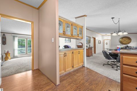 Tiny photo for 202 Forestville Road, Houghton Lake, MI 48629 (MLS # 1944339)