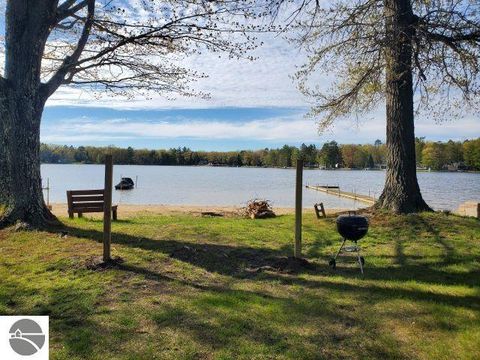 Tiny photo for 4022 Chippewa Trail, Hale, MI 48739 (MLS # 1945596)