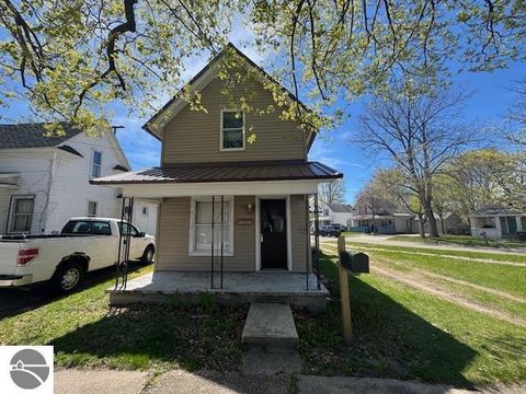 Tiny photo for 817 N Simons Street, Cadillac, MI 49601 (MLS # 1944710)