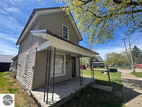 Tiny photo for 817 N Simons Street, Cadillac, MI 49601 (MLS # 1944710)