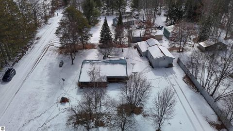 Photo of 770 Roberts, Harrison, MI 48625 (MLS # 1942708)