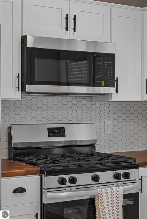 Tiny photo for 754 E Division Street, Cadillac, MI 49601 (MLS # 1941177)