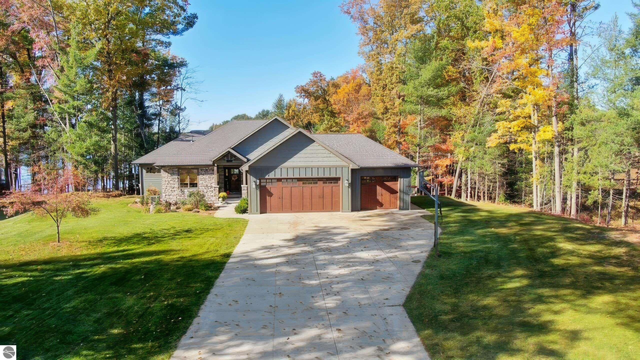 248 S Carolyn Dr, Lake City, MI, 49651, USA, 5 Bedrooms Bedrooms, ,3 BathroomsBathrooms,Residential,Active,248 S Carolyn Dr,1943250