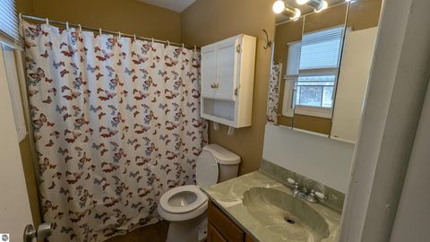 Tiny photo for 611 E Eighth Street, Traverse City, MI 49686 (MLS # 1942977)