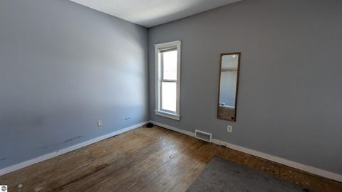 Tiny photo for 611 E Eighth Street, Traverse City, MI 49686 (MLS # 1942977)