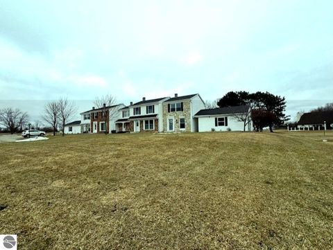 Tiny photo for 1700 Piper Place #E, Alma, MI 48801 (MLS # 1942455)