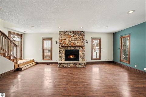 Tiny photo for 105 N 4th Street, Shepherd, MI 48883 (MLS # 1941960)