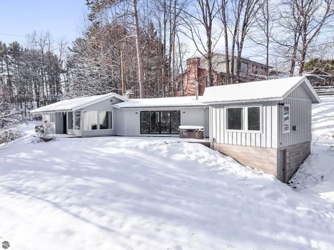 Tiny photo for 1404 Wayne Street, Traverse City, MI 49684 (MLS # 1941682)