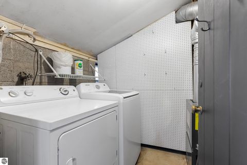 Tiny photo for 1404 Wayne Street, Traverse City, MI 49684 (MLS # 1941682)